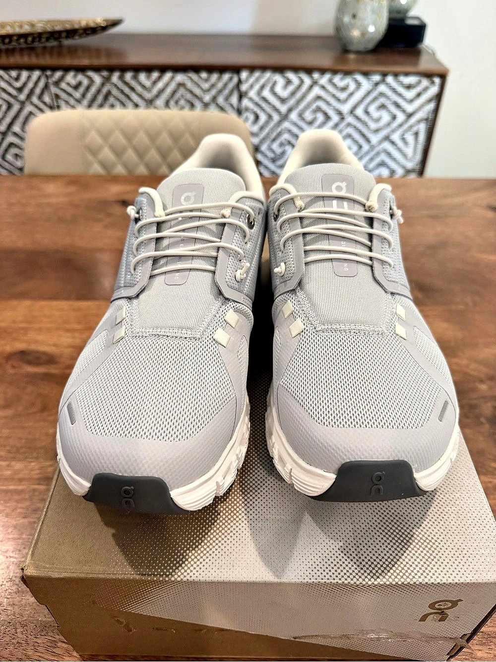 On Cloud 6 Sneakers in Glacier/White-Size 9.5W/8M BNIB